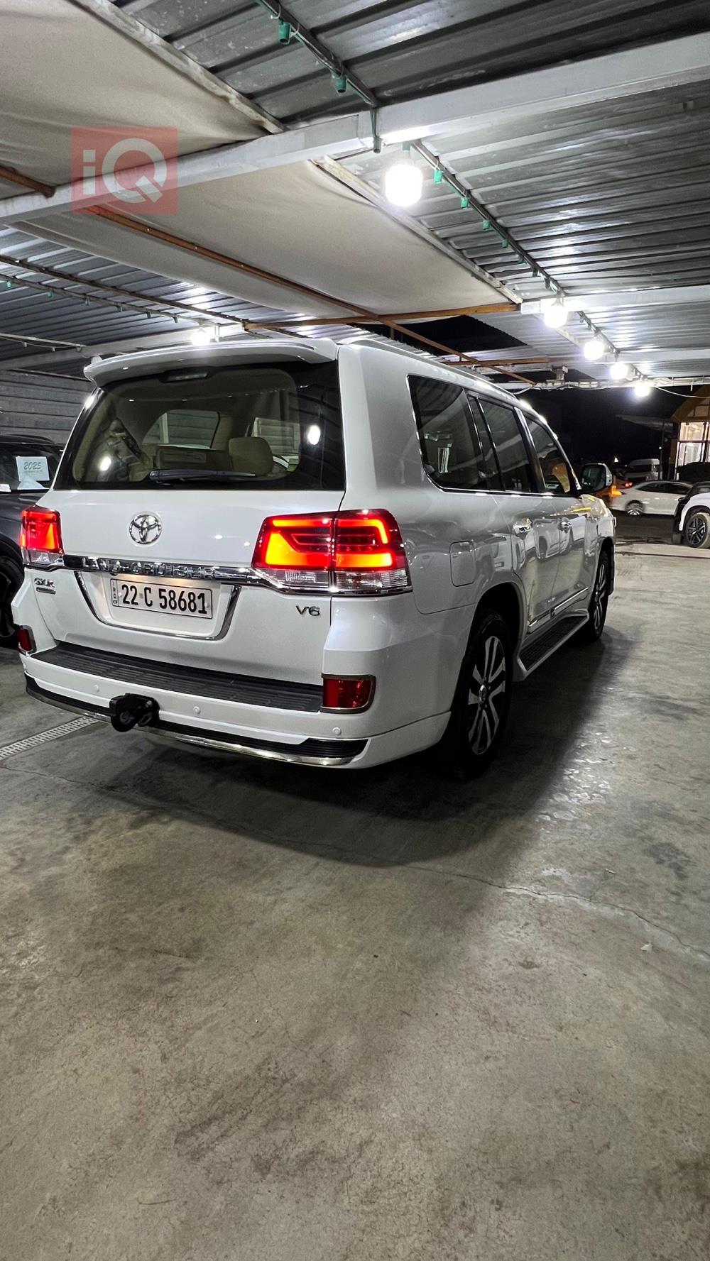 تويوتا لاندكروزر